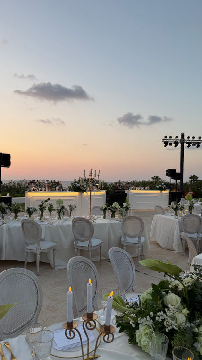 Round white Bar